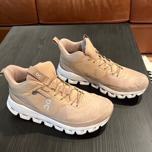 NEW On Cloud Men’s High Top Sneaker Size 9.5